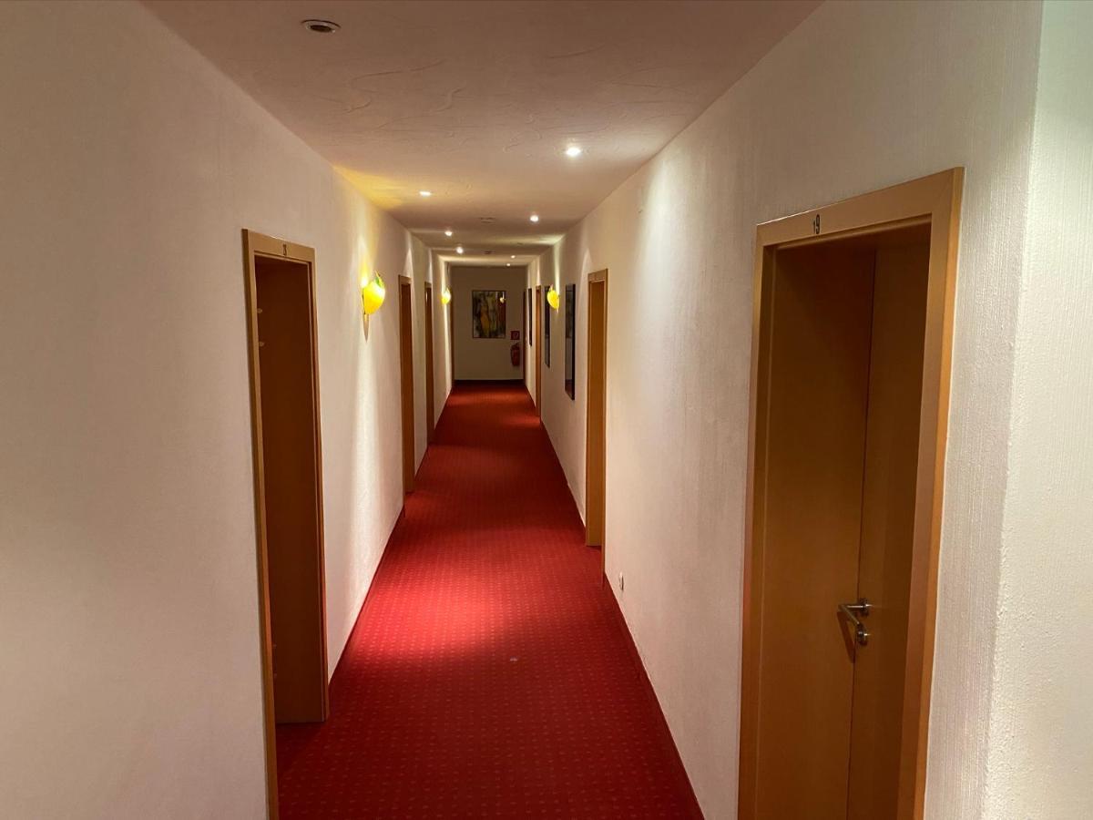 Hotel Friedenseiche Нойкірхен-Флуйн Екстер'єр фото